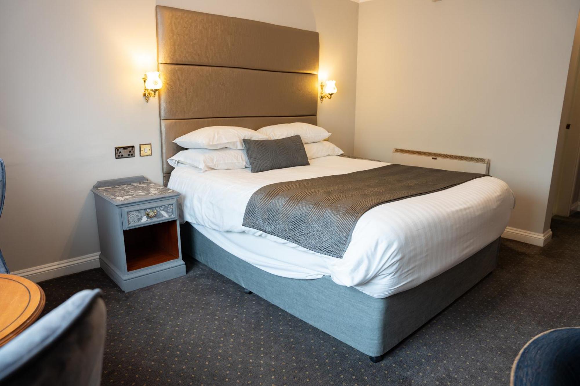 The Pear Tree Inn & Country Hotel Hindlip ภายนอก รูปภาพ