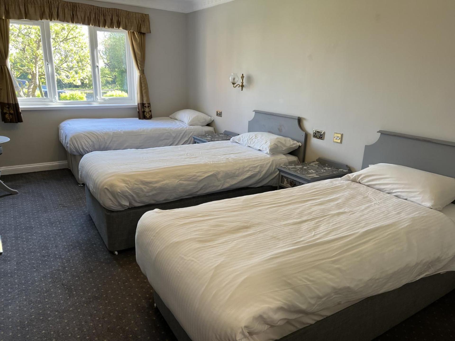 The Pear Tree Inn & Country Hotel Hindlip ภายนอก รูปภาพ